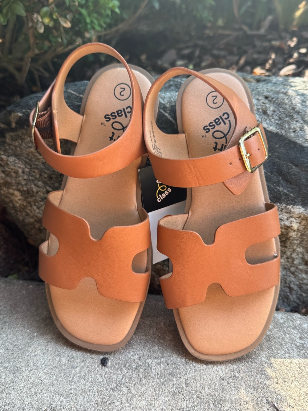 Classic Tan Kids Sandals with Buckle Strap Sz 2 NWT - Picture 2 of 6